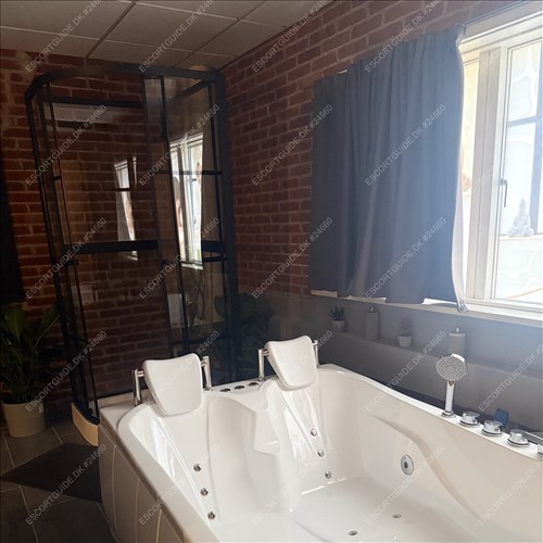 Luksus Thaimassage & Spa i Vallensbækvej 44 Vi har flere dygtige massør 