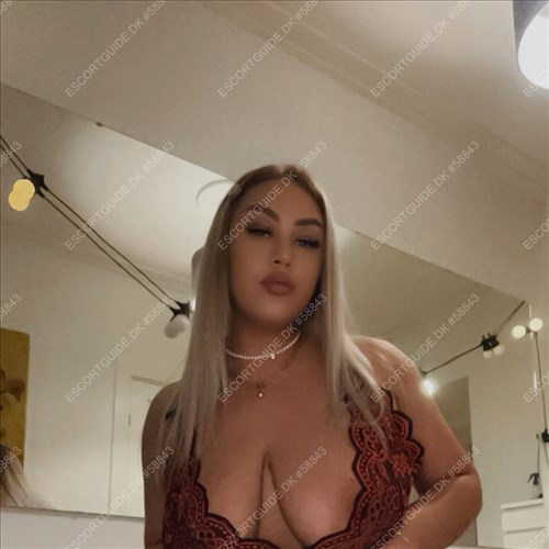 !Blondie,facesiting! juicy pussy ,natural boobs , curvy body! outcall/incall! 