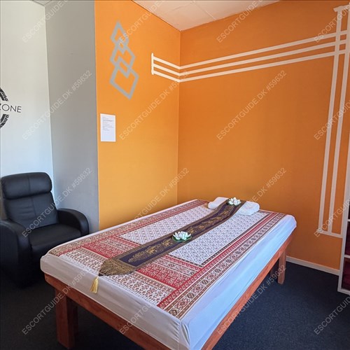 Thai massage 