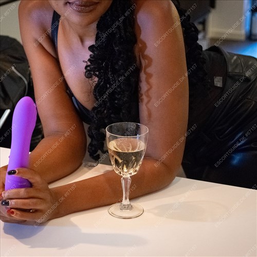 Your private Dark Mistress to private naughty company in Copenhagen
