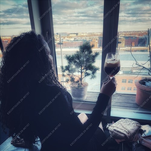 Your private Dark Mistress to private naughty company in Copenhagen