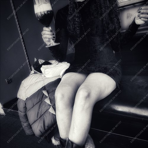 Your private Dark Mistress to private naughty company in Copenhagen