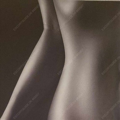 Sommer tilbud B2B 30min/600. Bella er Bedste erotiske hot massage du leder efter 🫦