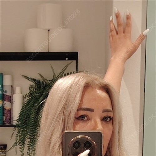 Queen italian Linda🖤Island Brygge 💛OUTCALL /INCALL×Mobilpay, Bank Transfer, REVOLU