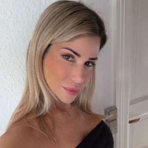 SOFIA- BRAZIL
Storkøbenhavn

Tel: 91938436