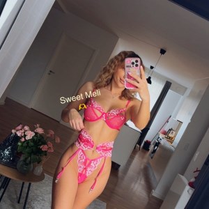 Sweet and sexy Italien Meli~Cph / Ørestads ~best service~erotic/b2b massage~slim and amazing body
København

Tel: 55208761 // #9