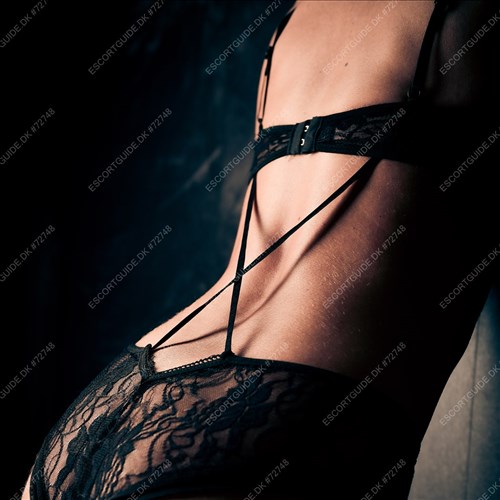 Lisa G escort, gfe, bj,deep t, sex,squirt,company, massage,webcam sex, online, and lot more,Whatsapp