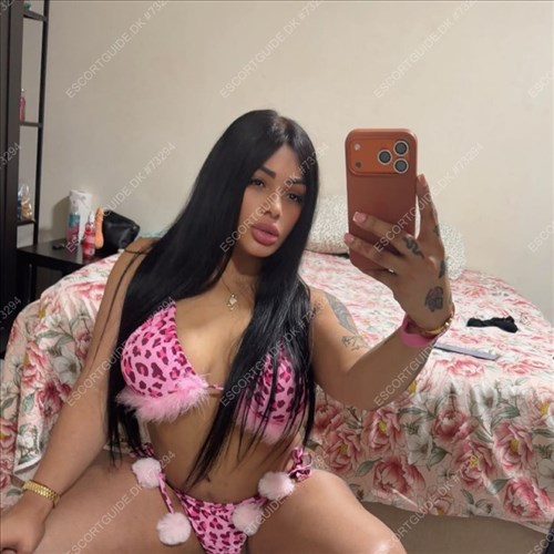 I'm SOPHIA, a great professional blowjob giver with a big ass 🍑 New in DK 💦🍑🌹 Party 24/7 🎉