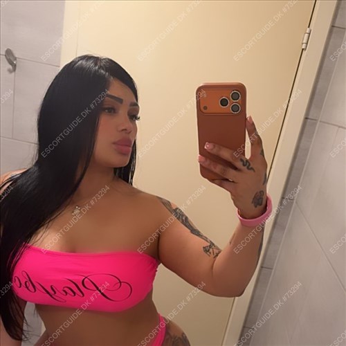 I'm SOPHIA, a great professional blowjob giver with a big ass 🍑 New in DK 💦🍑🌹 Party 24/7 🎉