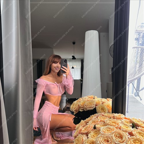 Sweet and Passionate Meli💕in Kph/Ørestads👩‍❤️‍💋‍👨curvy/fit and amazing body🌸b2b massage💕DUO av