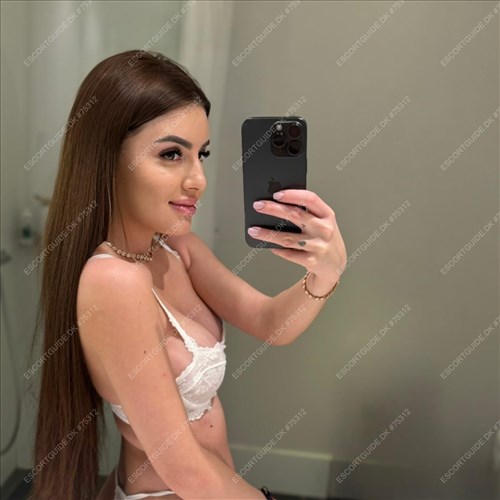Martina anal queen