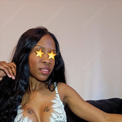 Beautiful Naomi Cuba. Erotic massages  SØBORG 