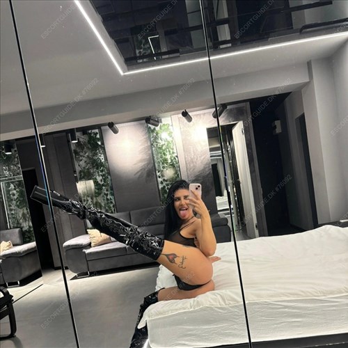   Hi, I'm melanya, I'm here for generous gentlemen who want to satisfy their fantasies ⚡️couples, gi